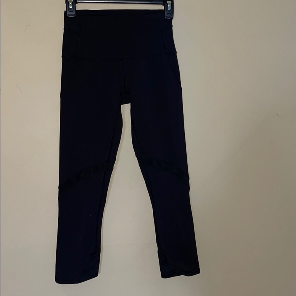 Lululemon crop leggings size 4
